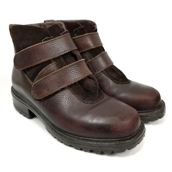 L.L. Bean Women's Brown Leather Winter Lug Sole Ankle Boots Size 7 - Picture 1 of 9